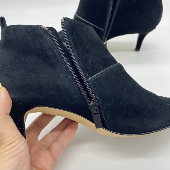 Donald Pliner Farell Black Suede Ankle Boot Size 8 Pointed Toe Heel Bootie - Picture 11 of 16